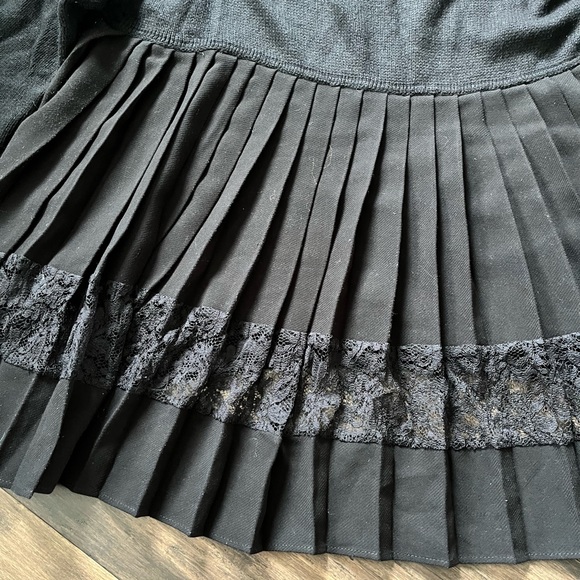 FRENCH CONNECTION black knit sweater with pleated back, lace detail - Picture 6 of 13